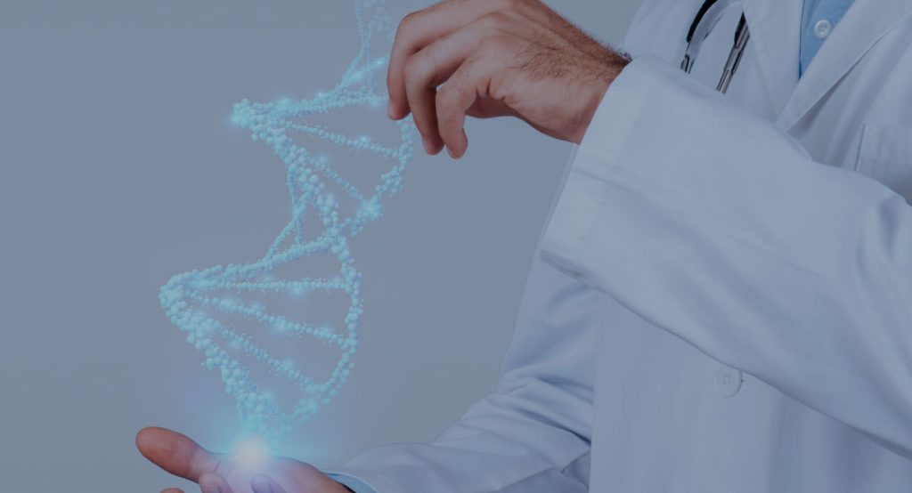 Médico interactuando con ADN digital como símbolo del biohacking en Chile